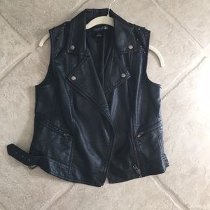 Cut off leather studded jacket